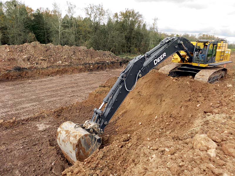 Excavator digging footprint for DVO two-stage linear digester